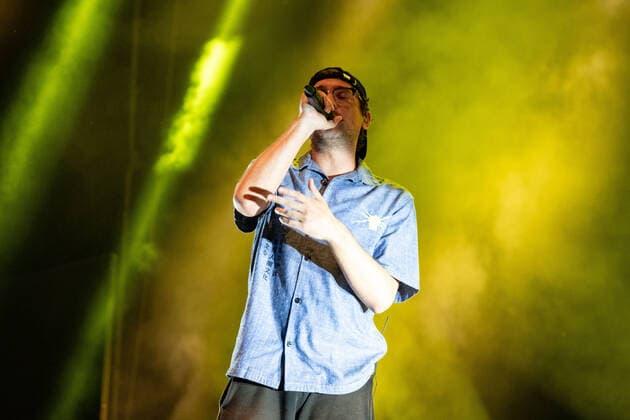 Willie Peyote durante Wllie Peyote - Mai dire mai: tourdegradabile, Concerto cantante italiano in Villafranca di Verona, Italia, 26 luglio 2021
