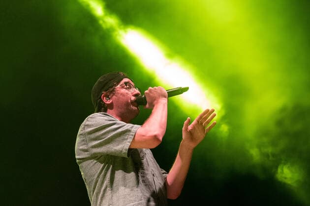 Willie Peyote durante Wllie Peyote - Mai dire mai: tourdegradabile, Concerto cantante italiano in Villafranca di Verona, Italia, 26 luglio 2021