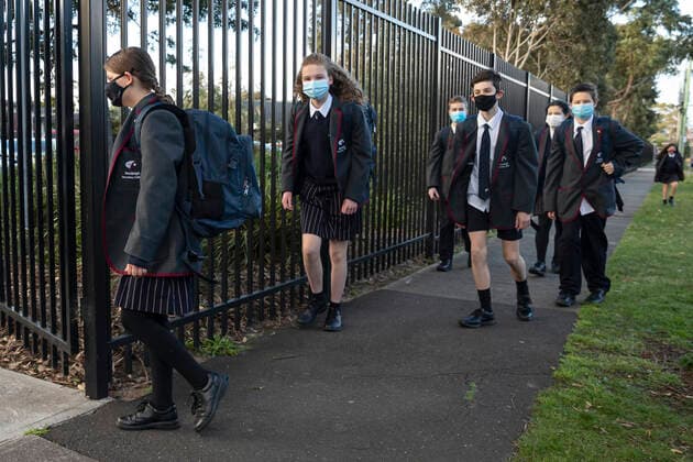 VICTORIA COVID19 SCHOOL RETURN, Bentleigh Secondary College students are seen returning to school as COVID-19 restrictions are eased across Victoria, in Melbourne, Wednesday, July 28, 2021. ( NO ARCHIVING, EDITORIAL USE ONLY, NO USE IN BOOKS WITHOUT CONSENT MELBOURNE VIC AUSTRALIA  Copyright: xDANIELxPOCKETTx 20210728001561101509