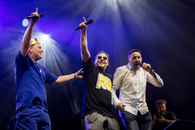 Jens Knossalla, Manny Marc und Menderes Bagci - Knossi, Die Atzen & Friends beim Live Auftritt im BonnLive Kulturgarten Bonn, 27.07.2021 - BonnLive ist eine Kooperation zwischen der fünfdrei Eventagentur und Rheinevents Bonn Am Römerbad NRW Deutschland