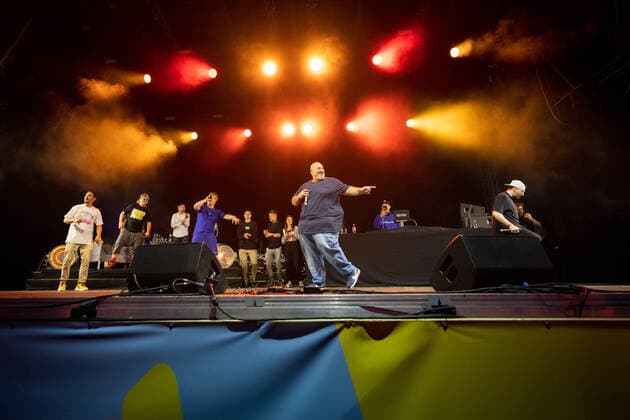 Gianni Navarra - Knossi, Die Atzen & Friends beim Live Auftritt im BonnLive Kulturgarten Bonn, 27.07.2021 - BonnLive ist eine Kooperation zwischen der fünfdrei Eventagentur und Rheinevents Bonn Am Römerbad NRW Deutschland