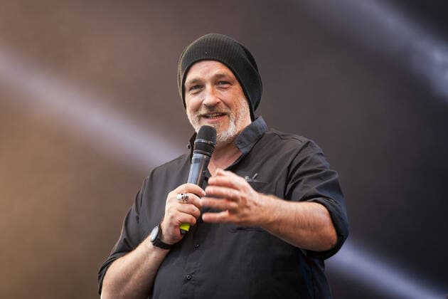 Bilder des Jahres 2021, Entertainment 07 Juli Entertainment Themen der Woche KW30 Entertainment Bilder des Tages Torsten Sträter mit dem Programm Sommer Spezial beim Open Air Live Auftritt im BonnLive Kulturgarten Bonn, 28.07.2021 BonnLive ist eine Kooperation zwischen der fünfdrei Eventagentur und Rheinevents Bonn Am Römerbad NRW Deutschland *** Torsten Sträter with the program Summer Special at the open air live performance in the BonnLive Kulturgarten Bonn, 28 07 2021 BonnLive is a cooperation between the fünfdrei event agency and Rheinevents Bonn Am Römerbad NRW Germany