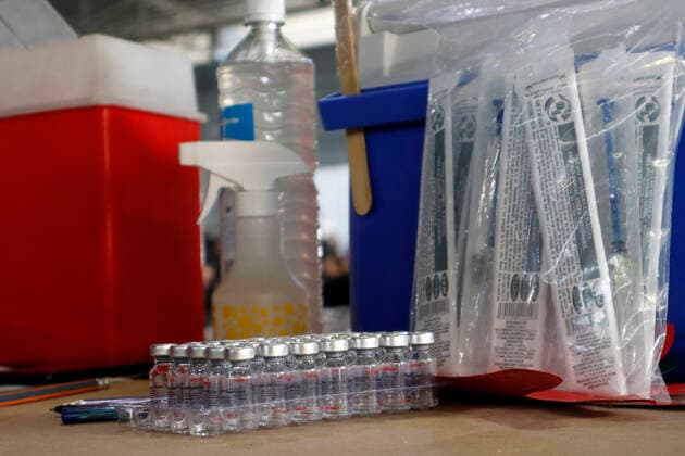 Youths Receive Sputnik V Vaccine Against Covid-19 MEXICO CITY, MEXICO - JULY 28: A Health worker, prepares a Sputnik V dose inside at the Palacio de los Deportes during the mass vaccination against Covid 19 for people aged 18 on July 28, 2021 in Mexico City, Mexico. Copyright: xLuisxBarronx EYEPIXGROUP_LB_28072021_11072