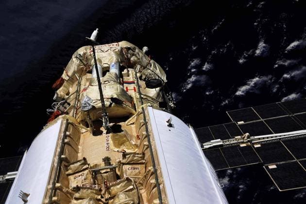 Bilder des Jahres 2021, News 07 Juli News Themen der Woche KW30 News Bilder des Tages ISS, Wissenschafts-Modul Nauka erfolgreich an Raumstation angedockt JULY 29, 2021: Russiaâ€™s Nauka multipurpose laboratory module is pictured in outer space during an automated docking to the Russian segment of the International Space Station (ISS). The Nauka multipurpose laboratory module launched on 21 July 2021 from Baikonur on a Proton-M rocket to serve as a lab for Russian applied scientific research projects on the ISS. Roscosmos Cosmonaut Oleg Novitsky Roscosmos Press Office TASS  TS10A510