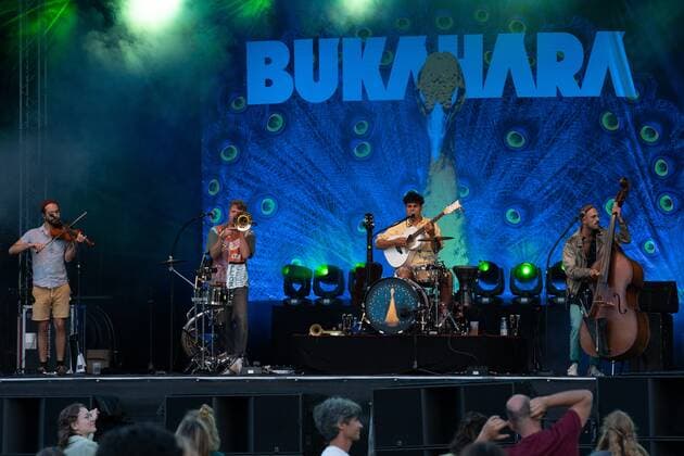Bukahara beim Picknick Konzert 29.07.2021 - Daniel Avi Schneider, Max von Einem, Soufian Zoghlami und Ahmed Eid von der Band Bukahara live beim Picknick Konzert auf der Festwiese Ladenburg. Festwiese Ladenburg Baden-Württemberg