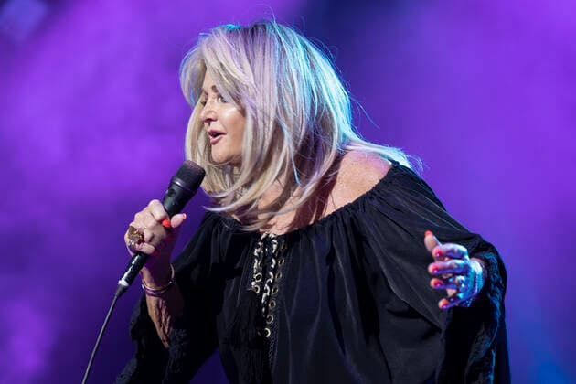 Bonnie Tyler Performs In Madrid The singer Bonnie Tyler during a Performs at the Hipodromo de la Zarzuela, on 30 July, 2021 in Madrid, Spain. Madrid Spain gonzalez-notitle210730_npfpg  Copyright: xOscarxGonzalezx