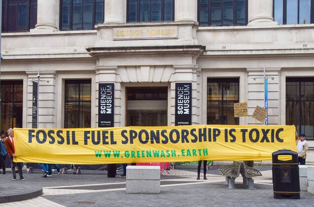July 31, 2021, London, United Kingdom: Demonstrators hold a Fossil Fuel Sponsorship Is Toxic banner outside the Science Museum during the anti-Shell sponsorship protest..Extinction Rebellion activists gathered once again outside the museum in South Kensington as part of their ongoing protest against oil giant Shell s sponsorship of the Our Future Planet climate change exhibition. London United Kingdom - ZUMAs197 20210731_zaa_s197_068 Copyright: xVukxValcicx