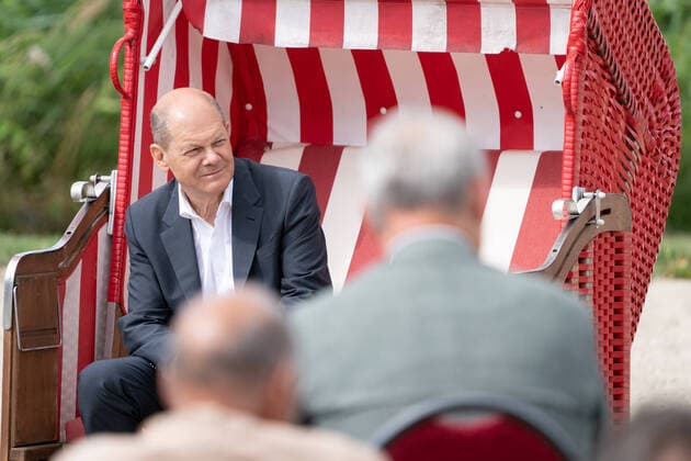 Wahlkampfveranstaltung der SPD zur Bundestagswahl 2021 - Strandkorbgespräch mit Olaf Scholz in Ueckermünde -;Wahlkampfveranstaltung der SPD zur Bundestagswahl 2021 - Strandkorbgespräch mit Olaf Scholz in Ueckermünde -, Ueckermünde Mecklenburg-Vorpommern Deutschland Haffhus Bellin