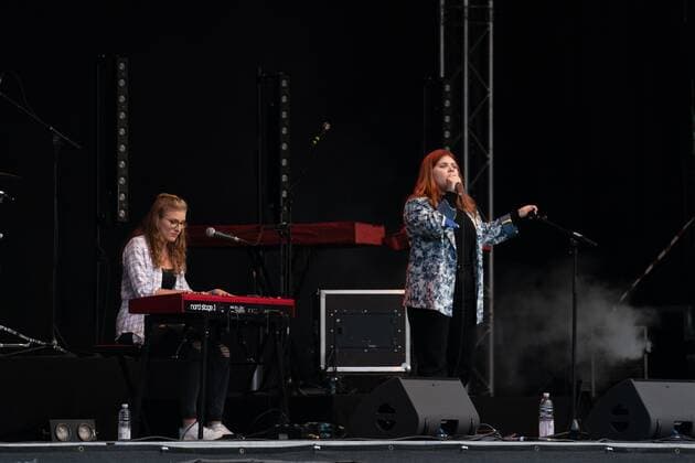 The Voice Kids Finalistin Loi 31.07.2021 - The Voice Kids Finalistin Loi aus Mannheim als Support bei Alice Merton beim Picknick Konzert in Ladenburg Ladenburg Festwiese Baden-Württemberg