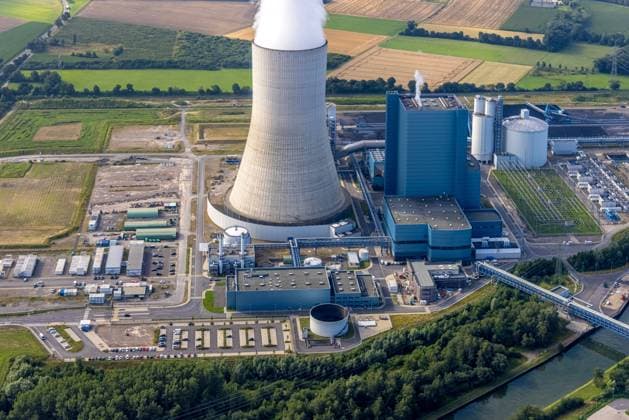 Luftbild der Kraftwerksanlagen und Abgas- Türme des Kohle- Heizkraftwerkes Datteln 4 Uniper Kraftwerk Im Löringhof am Dortmund-Ems-Kanal in Datteln im Ruhrgebiet im Bundesland Nordrhein-Westfalen, Deutschland !ACHTUNGxMINDESTHONORARx60xEURO! *** Aerial view of the power plant facilities and exhaust towers of the coal-fired combined heat and power plant Datteln 4 Uniper power plant Im Löringhof at the Dortmund Ems canal in Datteln in the Ruhr area in the federal state North Rhine-Westphalia, Germany ATTENTIONxMINESTHONORARx60xEURO