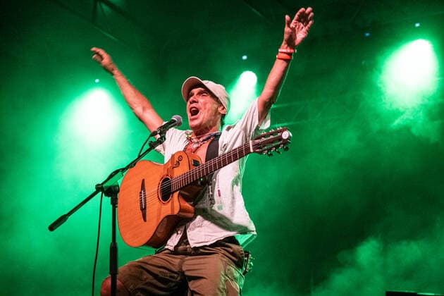 Manu Chao Performs In Padua Manu Chao performs in Padua, Italy, on August 2, 2021 during his tour El Chapulin Solo at the Parco della Musica Padua Italia Italy silvino-manuchao210803_npSP7  Copyright: xRobertoxSilvinox