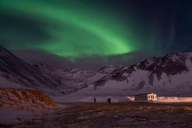 the northern lights illuminate the Icelandic winter sky Grundarfjörður, Iceland CR_THHE210727C-801994-01 ,model released, Symbolfoto