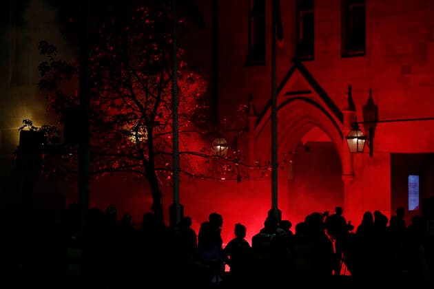 VICTORIA CORONAVIRUS COVID19, A flare is let off during an anti-lockdown rally in Melbourne, Thursday, August 5, 2021. ( NO ARCHIVING, EDITORIAL USE ONLY, NO USE IN BOOKS WITHOUT CONSENT MELBOURNE VIC AUSTRALIA  Copyright: xDANIELxPOCKETTx 20210805001564468489