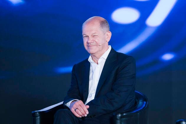 News Themen der Woche KW31 News Bilder des Tages Olaf Scholz, Bundesfinanzminister und Vize Kanzler beim Besuch von des politischen Morgen von media:net, berlinbrandenburg zur Diskussionsveranstaltung, Potsdam-Babelsberg: Innovationsstandort Deutschland?Ò im Studio Babelsberg am 06.08.21 in Potsdam. Olaf Scholz besucht politischen Morgen im Studio Babelsberg in Potsdam