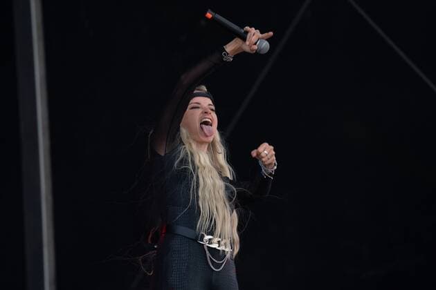 Rheinland Pfalz Ole auf dem TRIWO Flugplatz. 06.08.2021 - Partykönigin Mia Julia auf dem Rheinland Pfalz OlÃ - Strandkorb Open Air Konzert in Zweibrücken. Zweibrücken TRIWO Flugplatz Rheinland-Pfalz