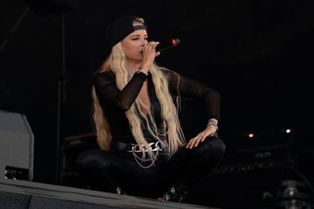 Rheinland Pfalz Ole auf dem TRIWO Flugplatz. 06.08.2021 - Partykönigin Mia Julia auf dem Rheinland Pfalz OlÃ - Strandkorb Open Air Konzert in Zweibrücken. Zweibrücken TRIWO Flugplatz Rheinland-Pfalz