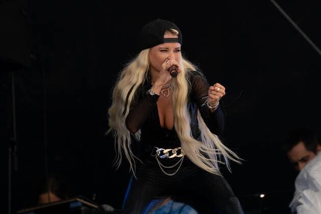 Rheinland Pfalz Ole auf dem TRIWO Flugplatz. 06.08.2021 - Partykönigin Mia Julia auf dem Rheinland Pfalz OlÃ - Strandkorb Open Air Konzert in Zweibrücken. Zweibrücken TRIWO Flugplatz Rheinland-Pfalz