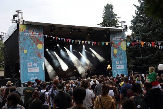 Roman Geike alias Romano beim Bergfunk Open Air auf dem Funkerberg in Königs Wusterhausen, 7. August 2021. Bergfunk Open Air
