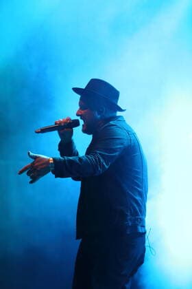 Anton Schneider alias Fatoni beim Bergfunk Open Air auf dem Funkerberg in Königs Wusterhausen, 7. August 2021. Bergfunk Open Air