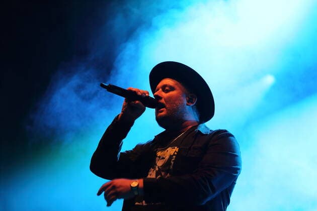 Anton Schneider alias Fatoni beim Bergfunk Open Air auf dem Funkerberg in Königs Wusterhausen, 7. August 2021. Bergfunk Open Air