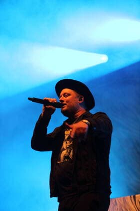 Anton Schneider alias Fatoni beim Bergfunk Open Air auf dem Funkerberg in Königs Wusterhausen, 7. August 2021. Bergfunk Open Air