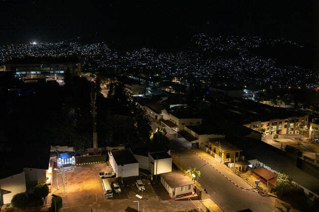 (210809) -- KIGALI, Aug. 9, 2021 -- Photo taken on Aug. 8, 2021 shows empty streets during curfew hours in downtown Kigali, Rwanda. A night curfew has been imposed in Rwanda as a measure to contain the spread of COVID-19. ) RWANDA-KIGALI-COVID-19-CURFEW LyuxTianran 