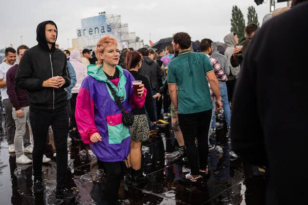 Illustration picture shows a test event with dance music that takes place at Arena 5, on the Belgium square in Brussels, opposite the Atomium at Brussels Expo, Sunday 08 August 2021. 5,000 people who have obtained a ticket and can present a Covid Safe Ticket or COVID certificate can go crazy to the music of Mooglie, Kevin De Vries, Agents of Time and Tale of Us. The event is organized by Labyrinth Large, Kompass Klub, and Hangar, in preparation for the official re-opening of events on August 13. Hangar, Labyrinth Large and Kompass Klub have built a temporary stage on the Belgiëplein where a series of events and concerts will take place until the end of September, all organized in accordance with sanitary regulations. JULIETTExBRUYNSEELS 3059993