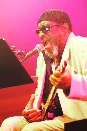 Der amerikanische Jazz-Gitarrist James Blood Ulmer beim 41. Moers Festival 2012. The American jazz guitarist James Blood Ulmer at the 41. Moers Festival 2012. Moers NRW DEU;DE;GERMANY;DEUTSCHLAND;ALLEMAGNE
