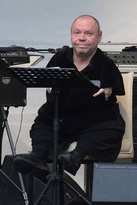 3. Jazzkonzert mit Thomas Quasthoff Thomas Quasthoff Frank-Walter Steinmeier, SPD, Bundespräsident Ansprache bei einem Jazzkonzert mit Thomas Quasthoff & Friends im SchlossGarten Bellevue in Berlin am 10.08.2021