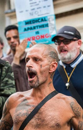 August 10, 2021, Norwich, United Kingdom: A protester chants slogans during the demonstration..Anti vax-passport protesters visit Norwich to highlight the discrimination they believe is taking place at The Murderers pub. The landlord Phil Cutter has introduced a new no jab, no entry rule that he says protects both his staff and customers. Norwich United Kingdom - ZUMAs197 20210810_zaa_s197_300 Copyright: xMartinxPopex