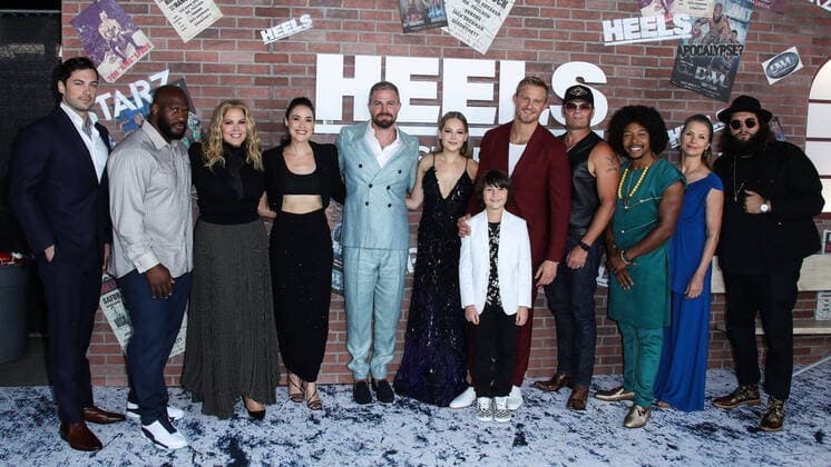 Bilder des Jahres 2021, Entertainment 08 August Entertainment Themen der Woche KW32 Los Angeles Premiere of STARZ s Heels LOS ANGELES, CALIFORNIA, USA - AUGUST 10: Trey Tucker, James Harrison, Mary McCormack, Alison Luff, Stephen Amell, Kelli Berglund, Roxton Garcia, Alexander Ludwig, Chris Bauer, Allen Maldonado, Alice Barrett and Robby Ramos arrive at the Los Angeles Premiere of STARZ s Heels held at 2137 Sacramento Street on August 10, 2021 in Los Angeles, California, United States. Los Angeles California United States collin-losangel210810_np49t  Copyright: xImagexPressxAgencyx