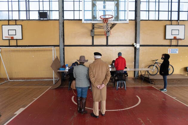 August 11, 2021, Pucon, Araucania, Chile: An elderly couple arrives at the municipal gym in PucoÂ³n, in southern Chile, to receive their third dose of the Covid vaccine. Today in Chile vaccination began with the third dose in adults over 86 years of age. This third dose is for those who have previously received the two doses of Sinovac, and this third time is inoculated with a dose of Astrazeneca. Pucon Chile - ZUMAb332 20210811_zip_b332_005 Copyright: xMatiasxBasualdox