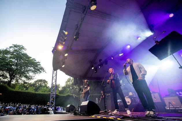 Entertainment Themen der Woche KW32 Hamburg, 11. August 2021 - WiebuschBosseUhlmann (Marcus Wiebusch, Axel Aki Bosse und Thees Uhlmann) bei einem Konzert auf der Freilichtbühne im Hamburger Stadtpark