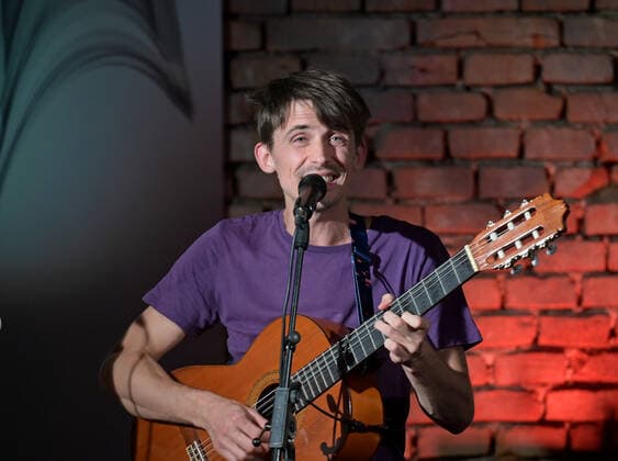 Konzert der Gesangskapelle Hermann in dr Hipphalle in Gmunden, im Rahmen der Salzkammergut Festwochen Gmunden, am 11.08.21. Das Bild zeigt eine Szene aus dem Konzert. Joachim Rigler 2021 - Konzert der Gesangskapelle Hermann in dr Hipphalle in Gmunden, im Rahmen der Salzkammergut Festwochen Gmunden, am 11.08.21