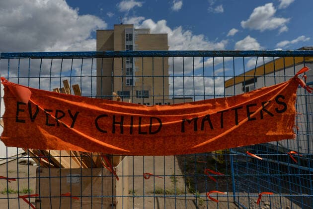 Search For Unmarked Graves At Former Edmonton Hospital Site To Continue A banner that reads Every Child Matters attached to the fence surrounding the grounds of the former Charles Camsell Hospital in North Edmonton. First Nation members have been calling for construction to stop at the former Camsell Hospital where many believe patients may have been buried. Charles Camsell Hospital served as a hospital (1945-1996) for treating First Nations people with tuberculosis, but also a site where patients were subjected to research. On Wednesday, 11 August 2021, in Edmonton, Alberta, Canada. Edmonton Canada widak-searchfo210811_npcOo  Copyright: xArturxWidakx