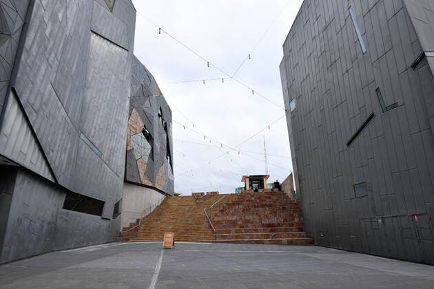VICTORIA CORONAVIRUS COVID19, An Empty Federation Square is seen in Melbourne, Thursday, August 12, 2021. Melbourne s lockdown will be extended by a week after Victoria recorded 20 new locally acquired coronavirus cases, five of which are under investigation. ( NO ARCHIVING, EDITORIAL USE ONLY, NO USE IN BOOKS WITHOUT CONSENT MELBOURNE VIC AUSTRALIA  Copyright: xJAMESxROSSx 20210812001566374117