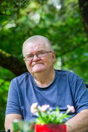 11.08.2021, Eru Edgar Savisaar, an Estonian politician, one of the founding members of Popular Front of Estonia and the Centre Party. He has served as the acting Prime Minister of Estonia, Minister of the Interior, Minister of Economic Affairs and Communications and mayor of Tallinn. He s more or less retired now. Pictured in his home at Hundipea farmstead, Lääne-Virumaa. Photo Kristjan Teedema, Tartu PM Eru Lääne-Virumaa Estonia 1KT11AUG21I12  Copyright: xKristjanxTeedemax Edgar Savisaar
