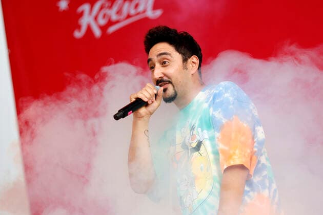 Eko Fresh beim Benefizkonzert für die Opfer der Flutkatastrophe an der Südbrücke. Köln, 11.08.2021