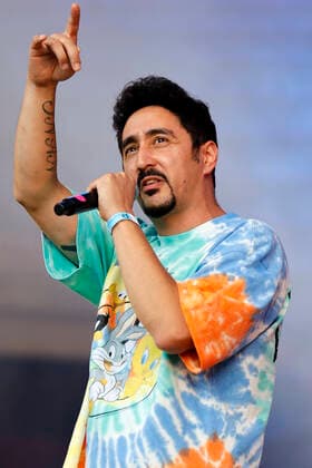 Eko Fresh beim Benefizkonzert für die Opfer der Flutkatastrophe an der Südbrücke. Köln, 11.08.2021