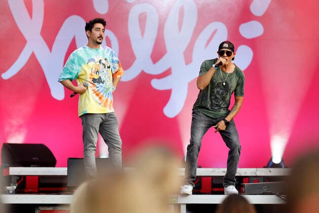 Eko Fresh und Dante Thomas beim Benefizkonzert für die Opfer der Flutkatastrophe an der Südbrücke. Köln, 11.08.2021
