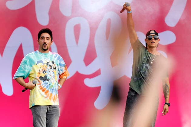 Eko Fresh und Dante Thomas beim Benefizkonzert für die Opfer der Flutkatastrophe an der Südbrücke. Köln, 11.08.2021