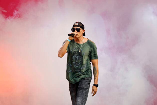 Dante Thomas beim Benefizkonzert für die Opfer der Flutkatastrophe an der Südbrücke. Köln, 11.08.2021