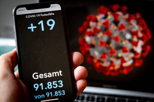 Coronavirus in Deutschland - Covid-19-Dashboard des Robert Koch-Institut 13.08.2021: Robert Koch-Institut: 7-Tage-Inzidenz 30,1. 7-Tage-Fallzahl 25.033. COVID-19-Fälle 3.810.641. Zugang um 5.578 dem Vortag. COVID-19-Todesfälle 91.853. Zugang um 19 gegenüber dem Vortag.