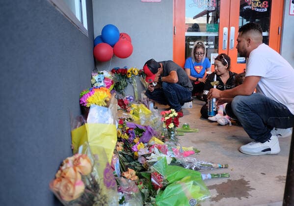 August 13, 2021, NEW MEXICO, USA: 081321.Dennis Anzures Jr. , center grieves for his son Lawrence Anzures who was fatally shot at Ojos Locos Sports Cantina as famiily members and friends gather for a candlelight vigil at the scene of the shooting .Photographed on Friday August 13 , 2021. USA - ZUMAab1_ 20210813_zaf_ab1_019 Copyright: xAdolphexPierre-Louis Journalx