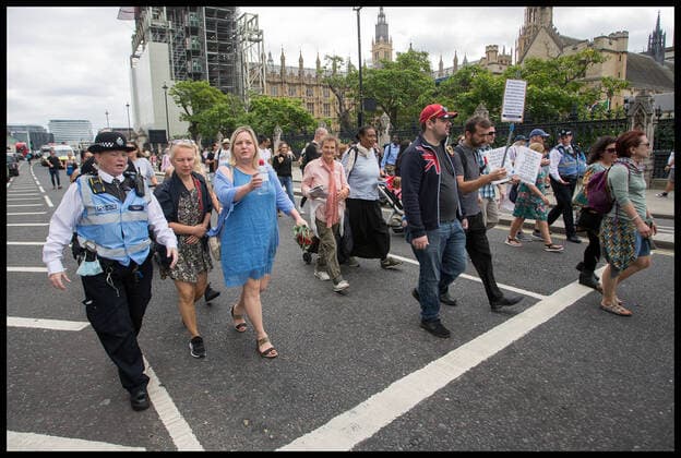 . 14 08 2021. London, United Kingdom. Anti Vaccine March. Anti vaccine protesters march through London shouting no vaccine passports.  xMartynxWheatleyx xi-Imagesx IIM-22493-0002