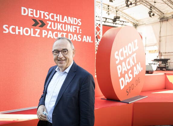 Norbert Walter-Borjans , SPD, aufgenommen im Rahmen einer Wahlveranstaltung in Bochum. 14.08.2021. Bochum Deutschland *** Norbert Walter Borjans , SPD, taken at an election event in Bochum 14 08 2021 Bochum Germany Copyright: xFelixxZahn photothek.netx