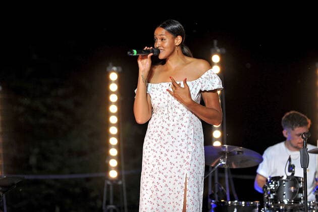 Sängerin Cassandra Steen. Sängerin Cassandra Steen während eines Auftritts am13.08.2021 auf der Seebühne im Luisenpark Mannheim. 20210813MWI1554