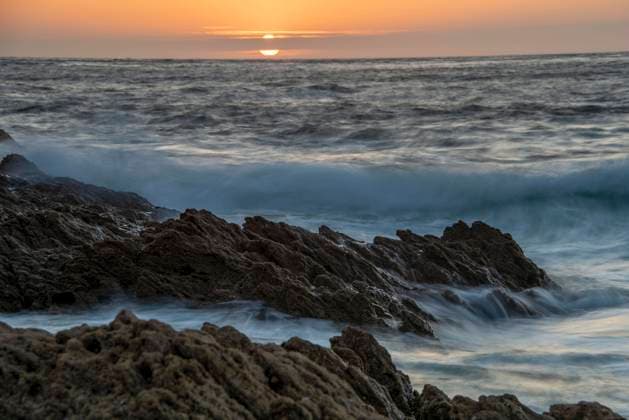  Sonnenuntergang am Meer, Nordatlantik, Saint Coloumb, Bretagne, Frankreich, Europa *** Sunset by the sea, North Atlantic, Saint Coloumb, Brittany, France, Europe Copyright: imageBROKER/StephanxSchulz ibxsns07047581.jpg