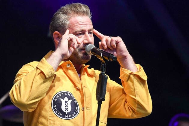 14.08.2021, xlakx, Entertaiment Musik, SASHA und Band auf der Freilichtbühne Eisenhuettenstadt emspor, v.l.Das Jubilaeumskonzert zu 70 Jahre plus 1 Werk & Stadt von SASHA mit Band Jubilaeen sind immer ein Anlass für ein großes Fest und in unserem Fall für eine ganze Festwoche . Wir feiern 70 Jahre Werk & Stadt zwar erst jetzt, ein Jahr spaeter, sind aber umso gluecklicher, dass nun die - Eisenhuettenstaedter Freilichtbühne mit ganz unterschiedlichen Veranstaltungen in Szene gesetzt wird. Eisenhuettenstadt