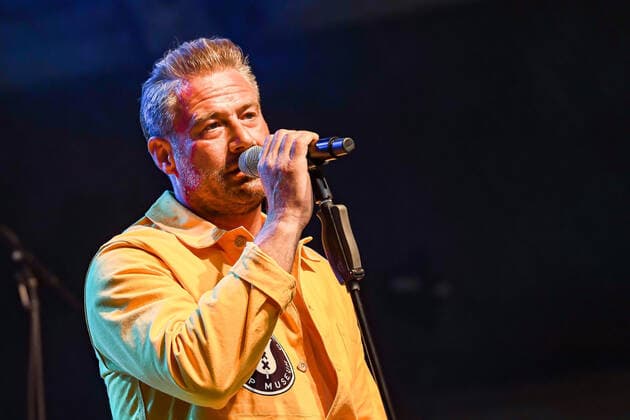 14.08.2021, xlakx, Entertaiment Musik, SASHA und Band auf der Freilichtbühne Eisenhuettenstadt emspor, v.l.Das Jubilaeumskonzert zu 70 Jahre plus 1 Werk & Stadt von SASHA mit Band Jubilaeen sind immer ein Anlass für ein großes Fest und in unserem Fall für eine ganze Festwoche . Wir feiern 70 Jahre Werk & Stadt zwar erst jetzt, ein Jahr spaeter, sind aber umso gluecklicher, dass nun die - Eisenhuettenstaedter Freilichtbühne mit ganz unterschiedlichen Veranstaltungen in Szene gesetzt wird. Eisenhuettenstadt